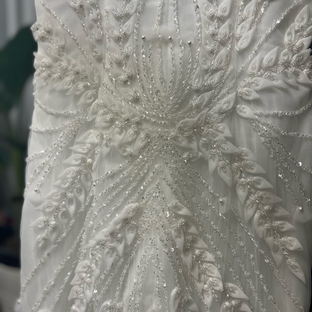 Leah Da Gloria Aspen Wedding Gown - Picture 4 of 12